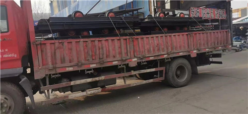 中重智能一批平板車發往河南平頂山